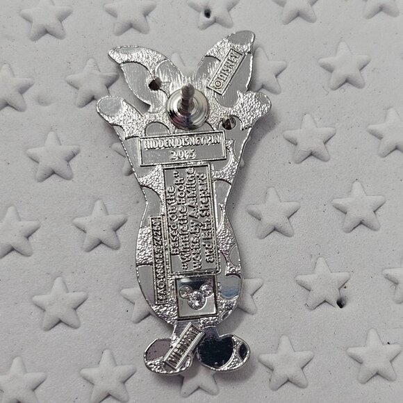 New! 2025 Disneyland Hidden Mickey Pink Piglet Pin - Picture 2 of 2